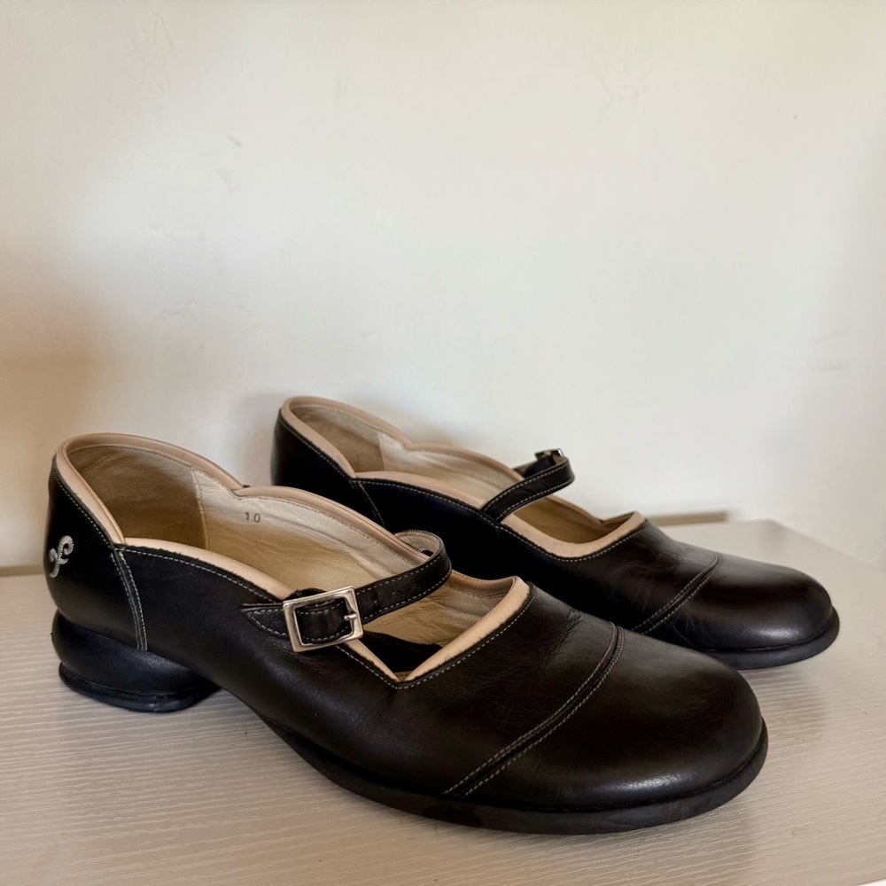 Classic Fluevog Fellowship Sandra Mary Jane Shoes
